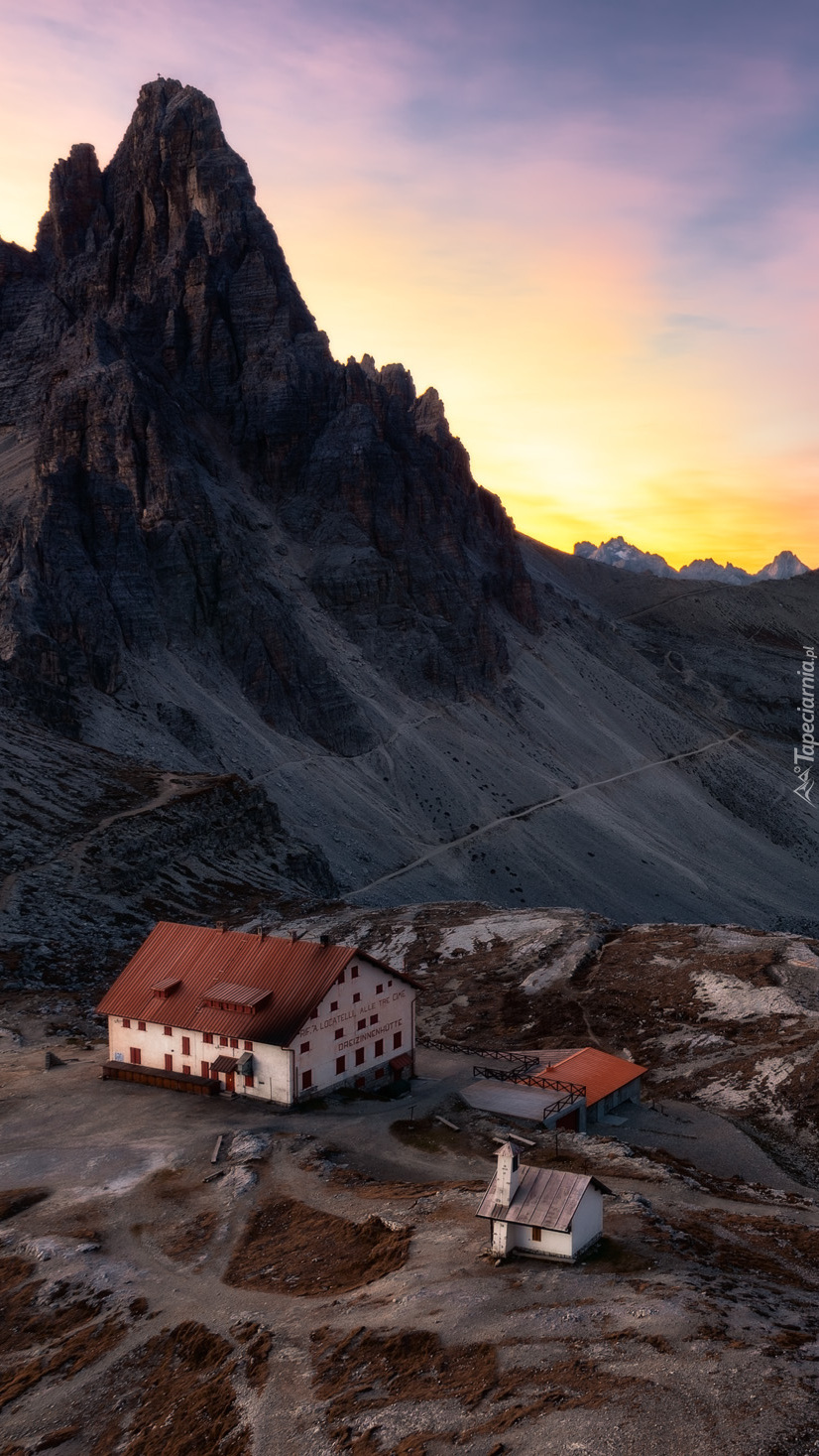 Masyw Tre Cime di Lavaredo w Dolomitach