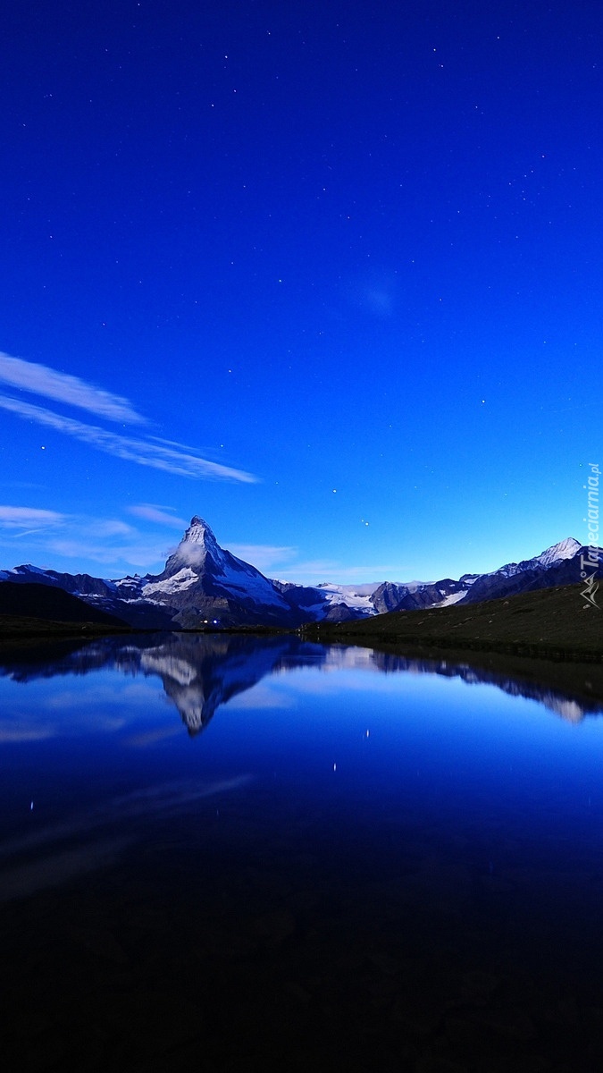 Matterhorn w oddali