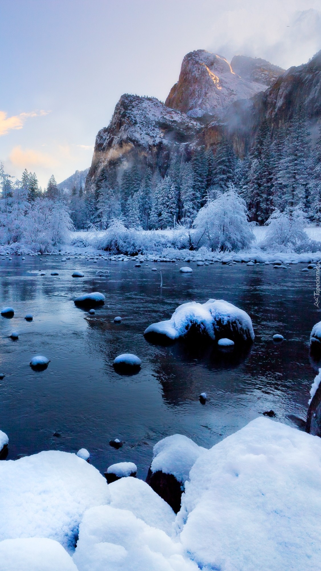 Merced River zimą