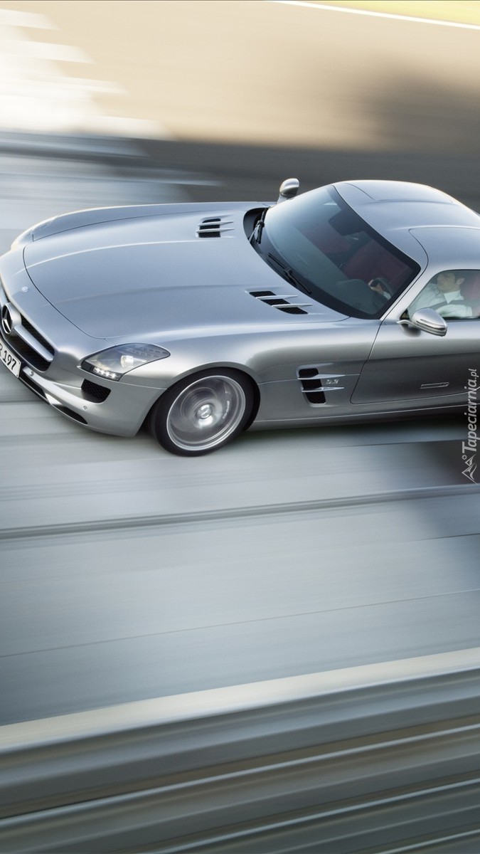 Mercedes Benz SLS