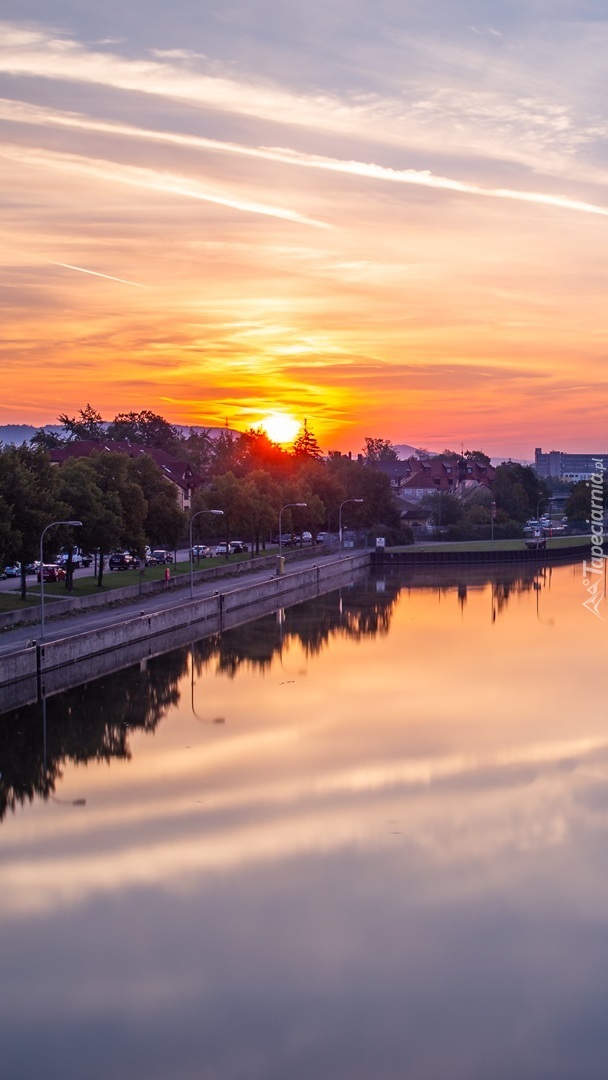 Miasto Ratyzbona nad rzeką Dunaj