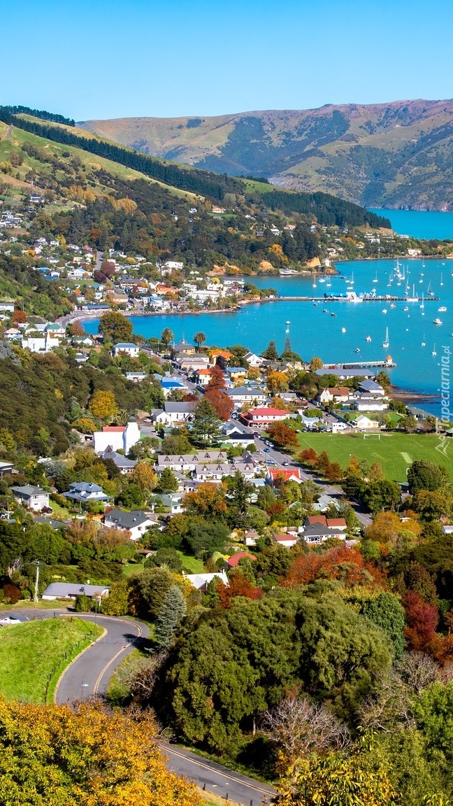 Miejscowość Akaroa na półwyspie Banksa