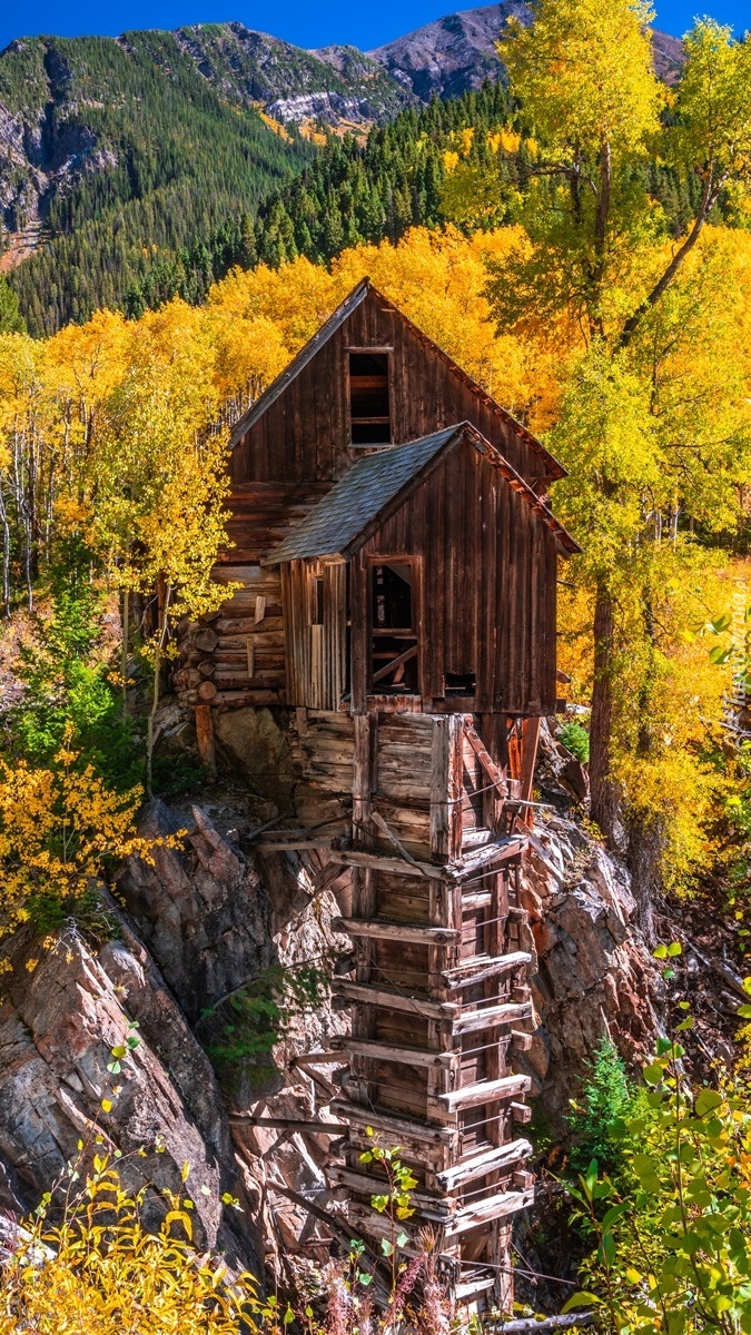 Młyn Crystal Mill na skale