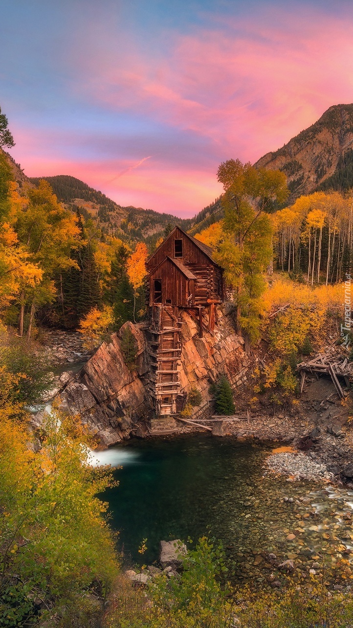 Młyn Crystal Mill nad rzeką