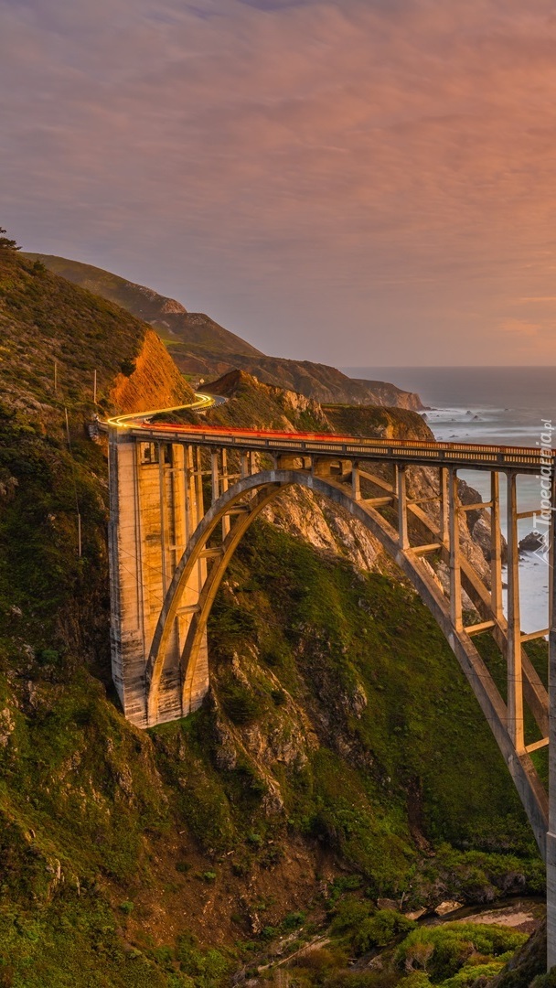 Most Bixby Creek Bridge na wybrzeżu Kalifornii