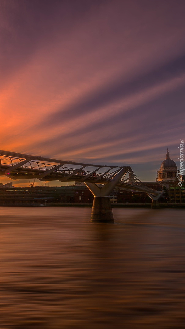 Most Millennium Bridge w Londynie