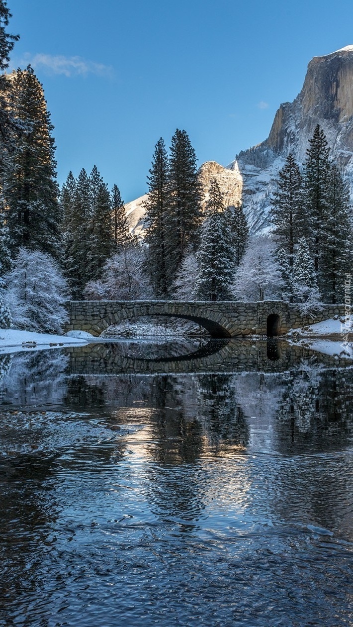 Most nad rzeką Merced River