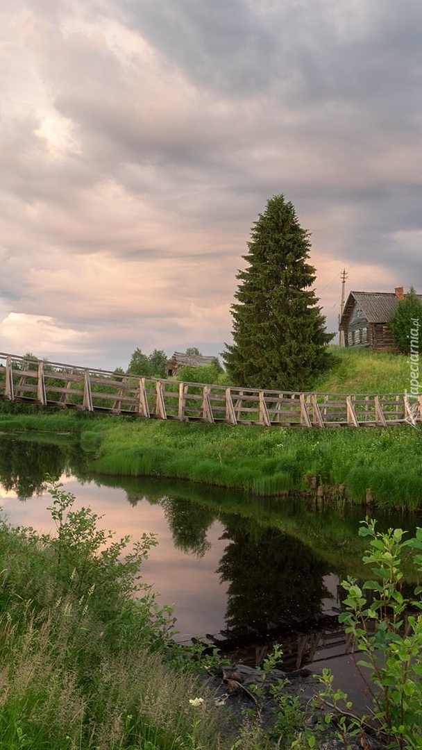 Mostek nad rzeczką