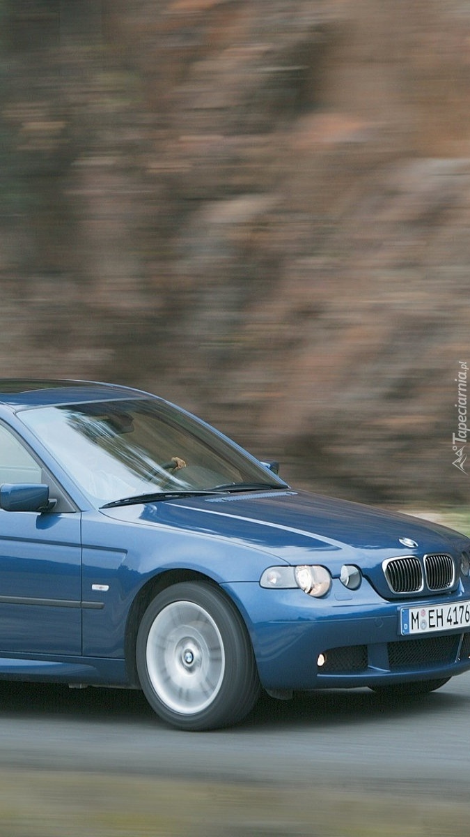 Niebieskie BMW 325ti Compact