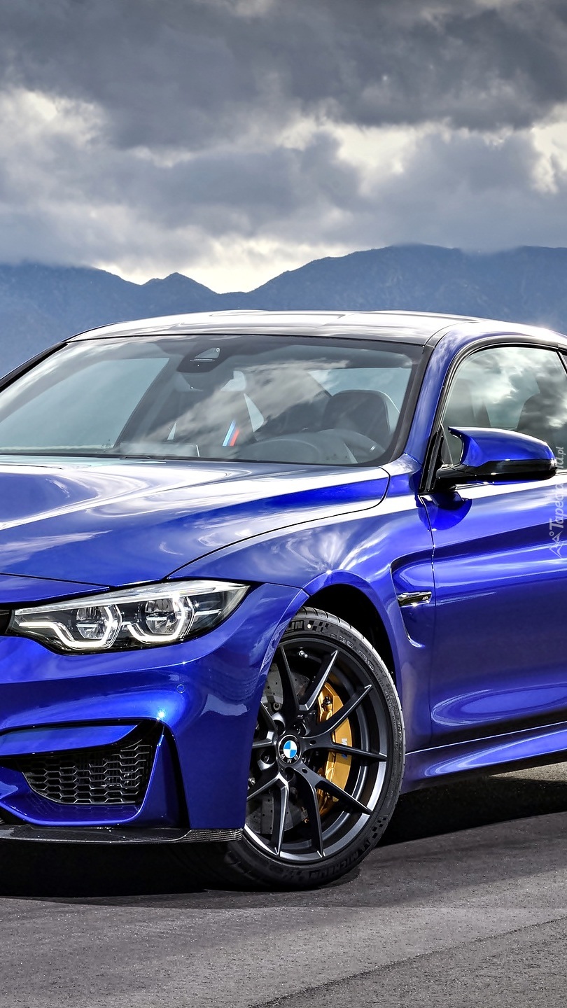 Niebieskie BMW M4 CS