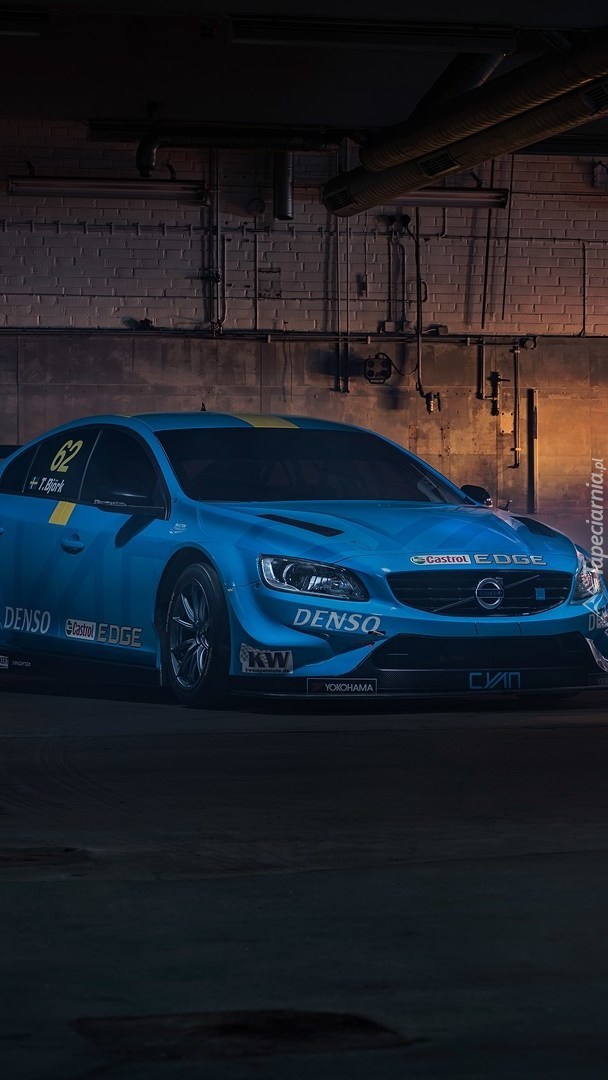 Niebieskie Volvo S60 Polestar TC1