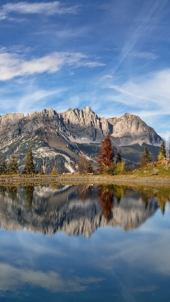 Odbicie Gór Kaisergebirge w jeziorze Hintersteinersee