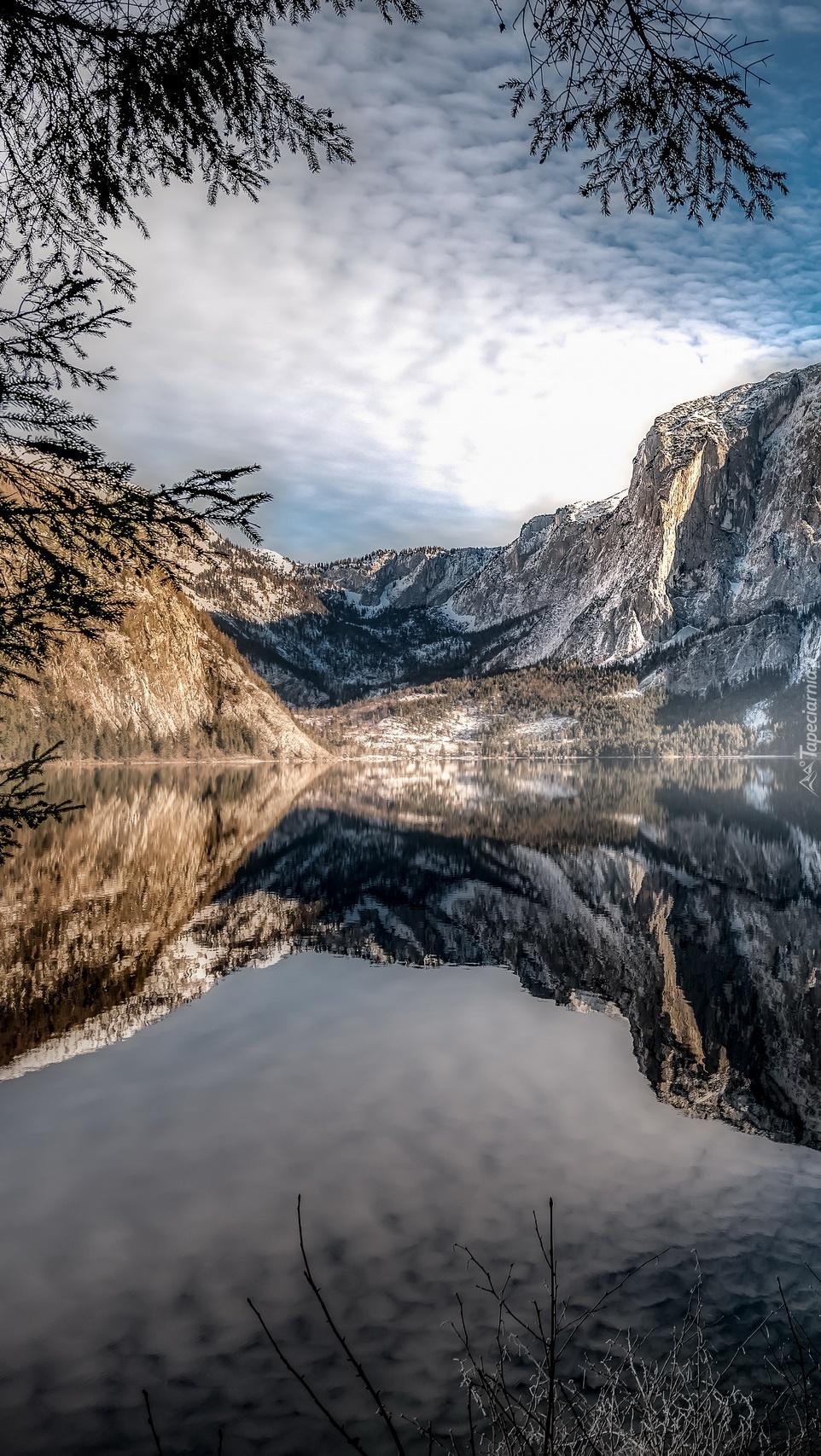 Odbicie gór w jeziorze Altausseer See