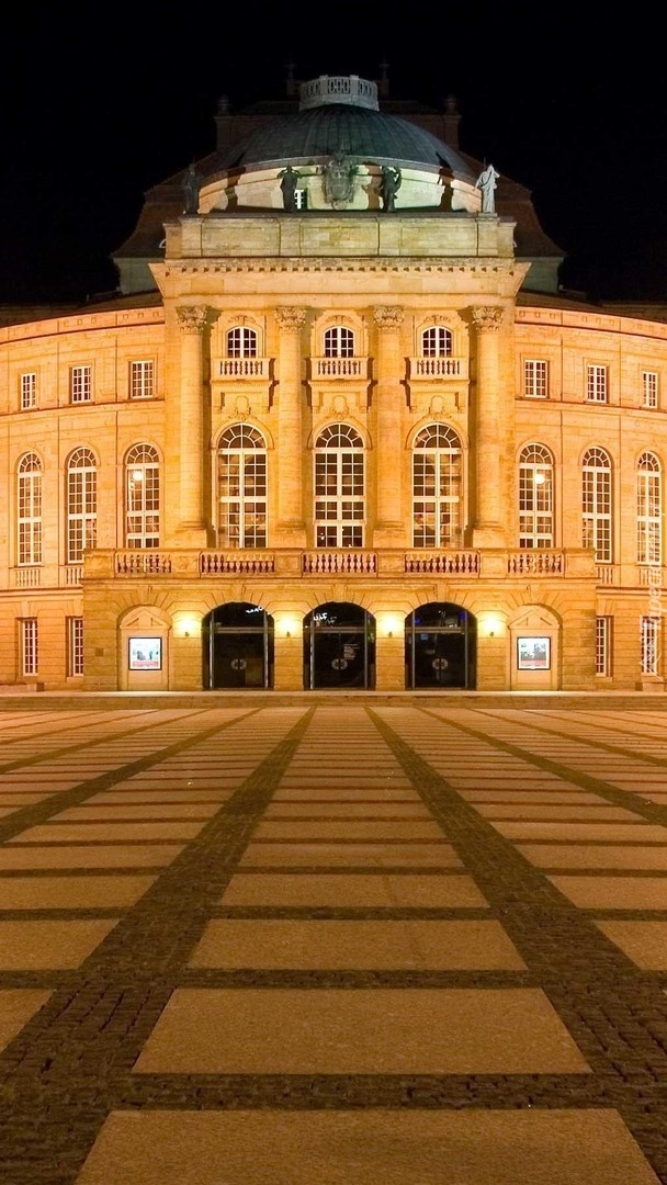 Opera Chemnitz nocą