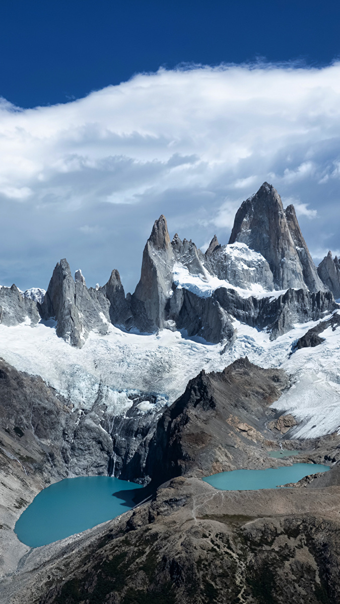 Ośnieżone góry ze szczytem Fitz Roy