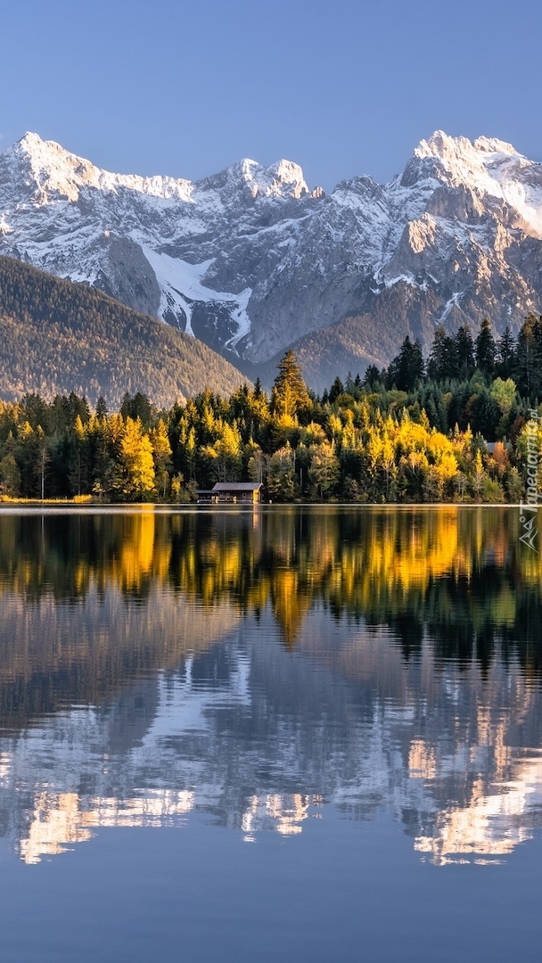 Ośnieżone pasmo górskie Karwendel w Bawarii