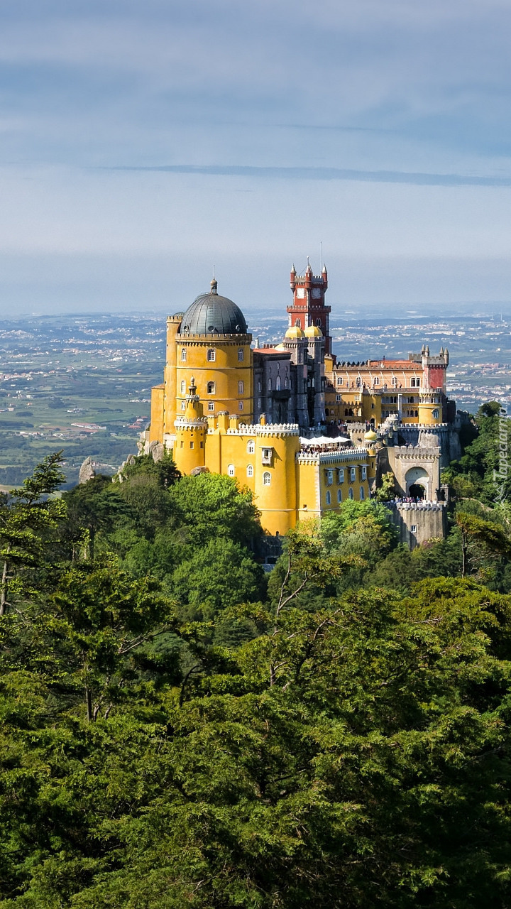 Pałac Pena na wzgórzu w Portugalii
