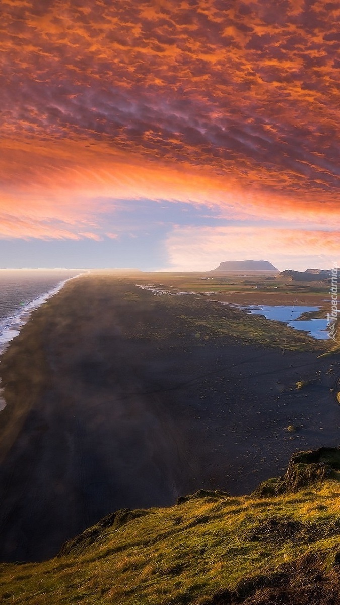 Plaża Reynisfjara w Islandii