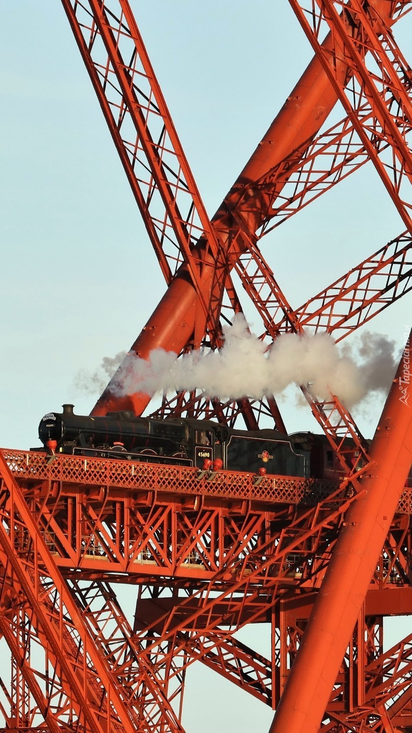 Pociąg na moście Forth Bridge