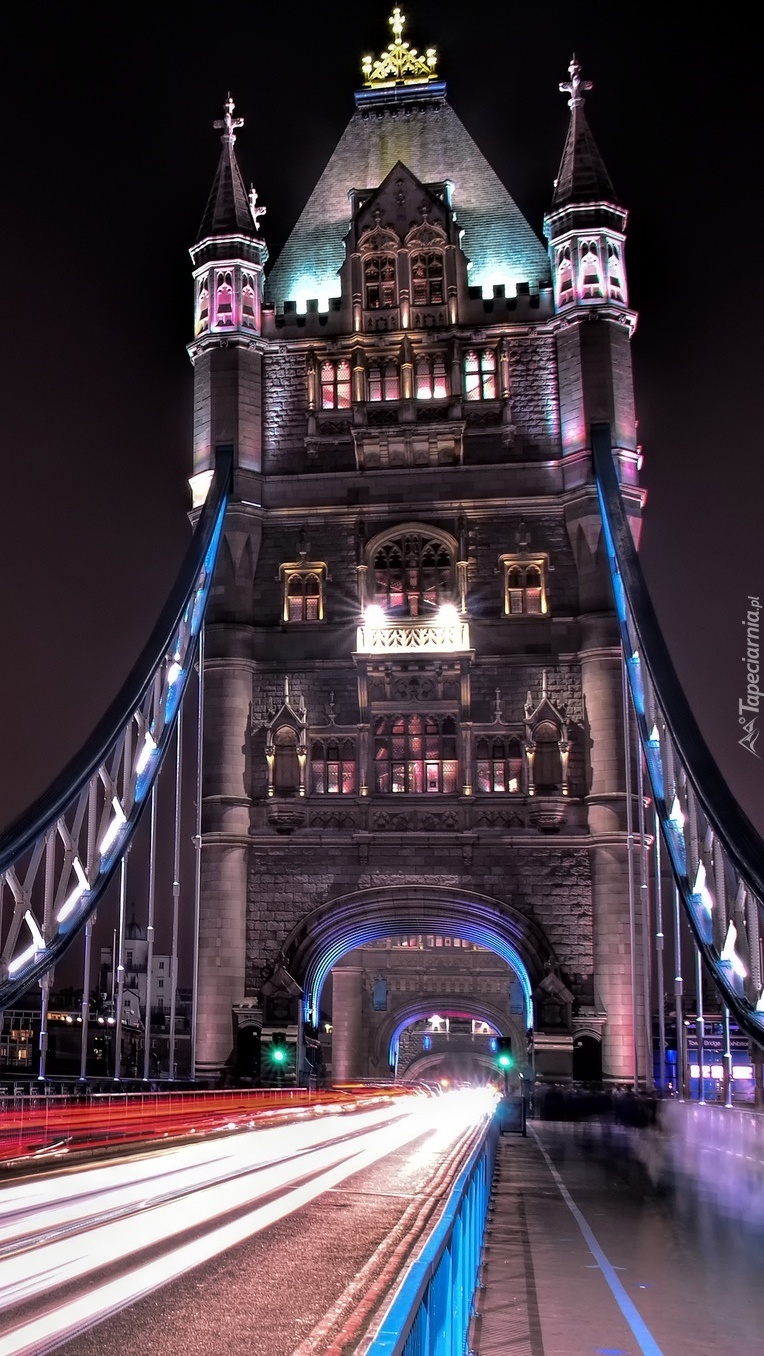 Podświetlony Tower Bridge