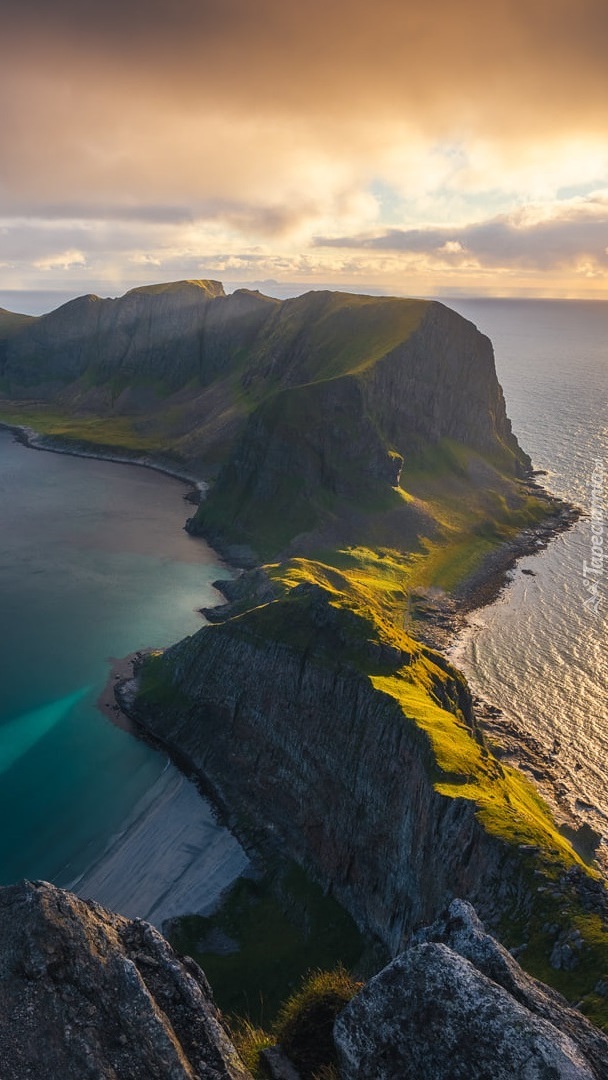 Półwysep na norweskiej wyspie Vaeroy
