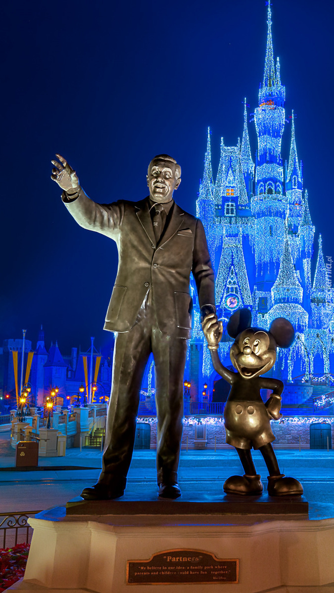 Pomnik Walta Disneya z Myszką Miki