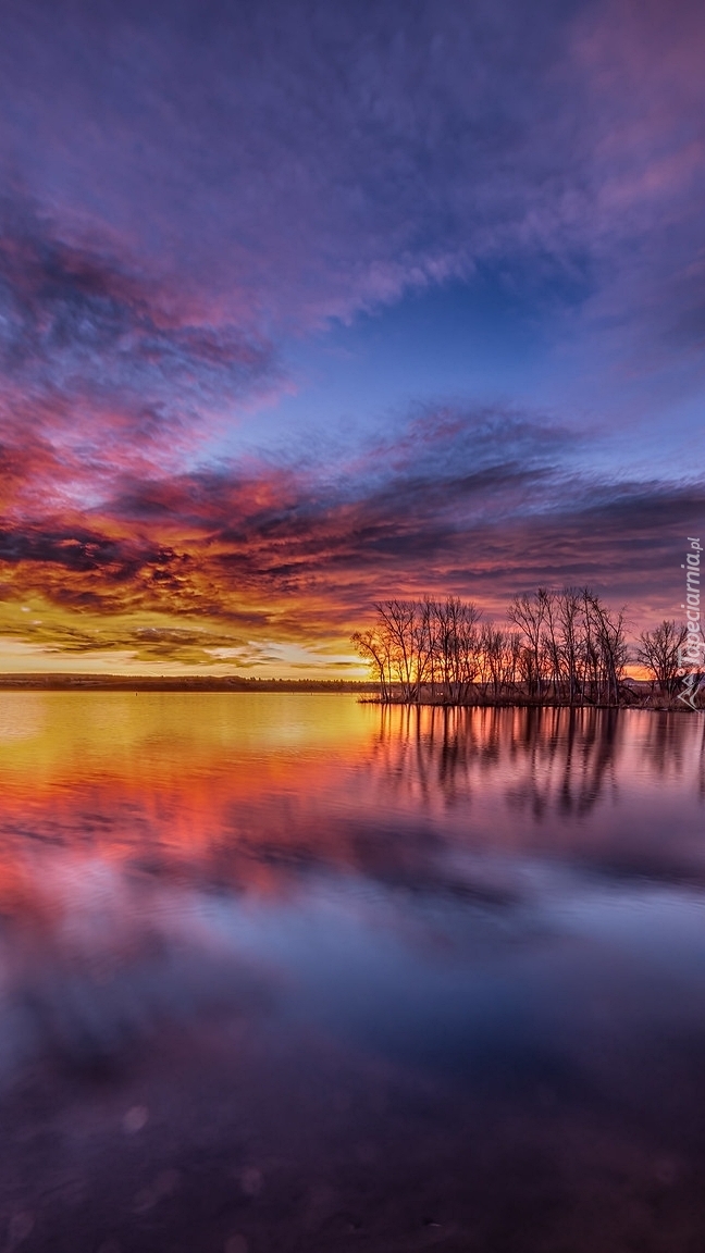 Poranek nad jeziorem Lake Chatfield