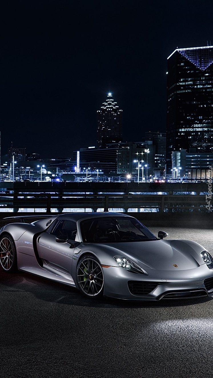 Porsche 918 Spyder nocą