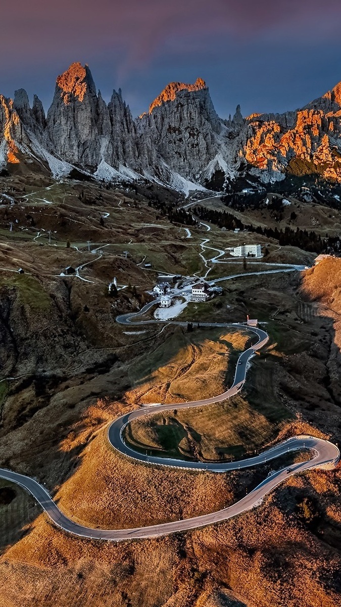 Przełęcz Gardena Pass w Dolomitach