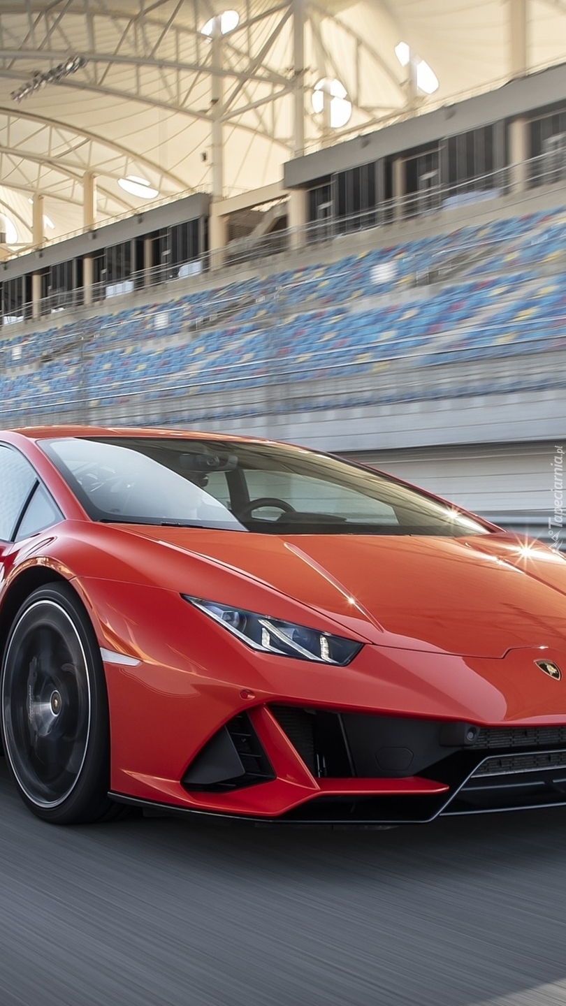 Przód czerwonego Lamborghini Huracan