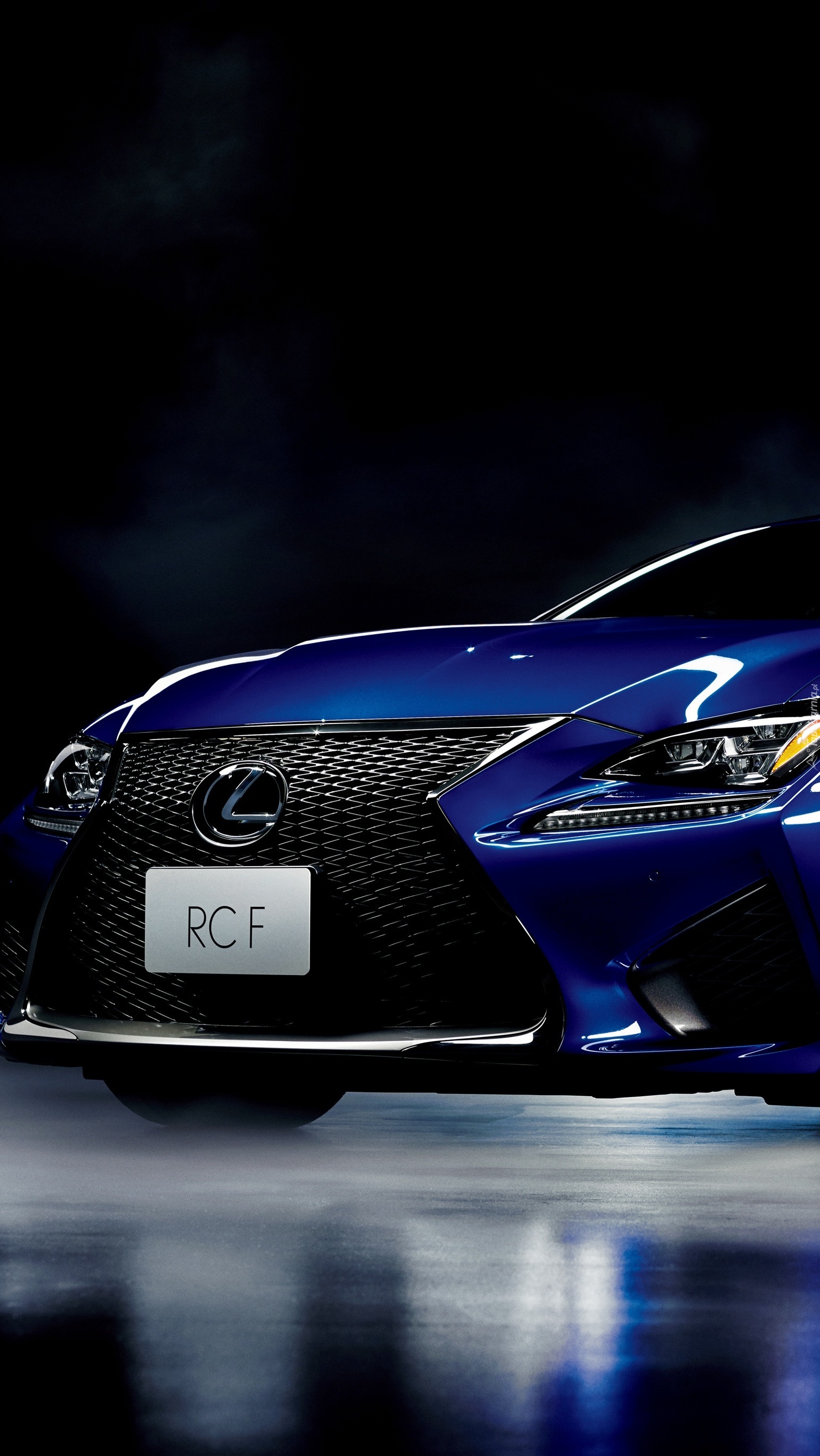 Przód  Lexusa RCF