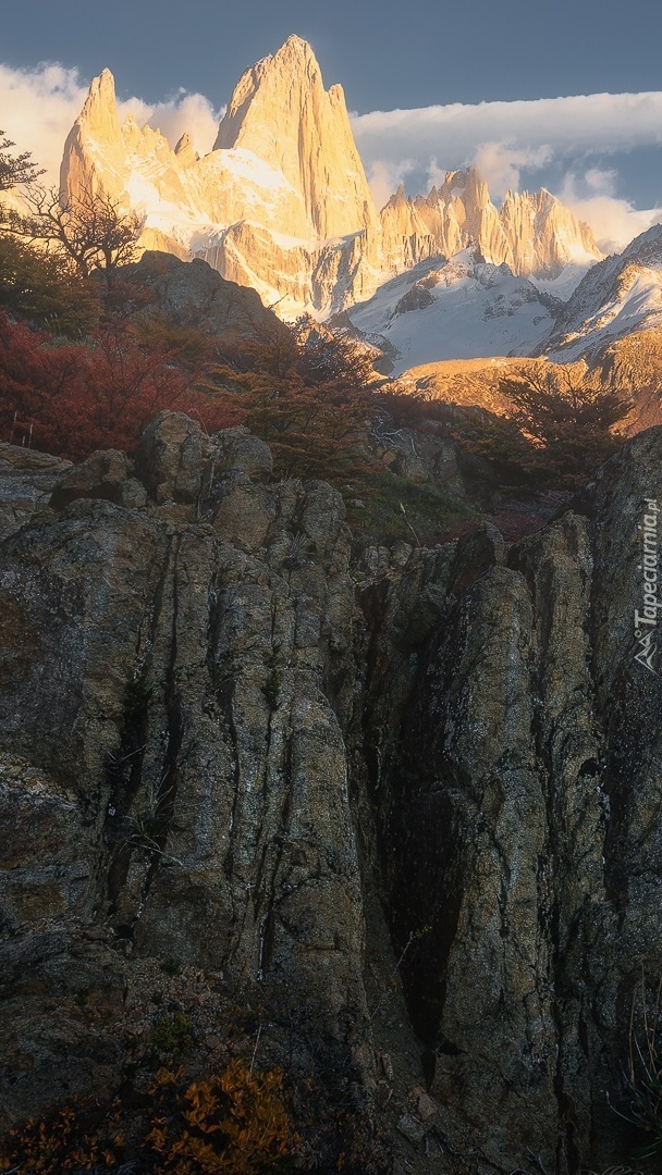 Rozświetlona góra Fitz Roy