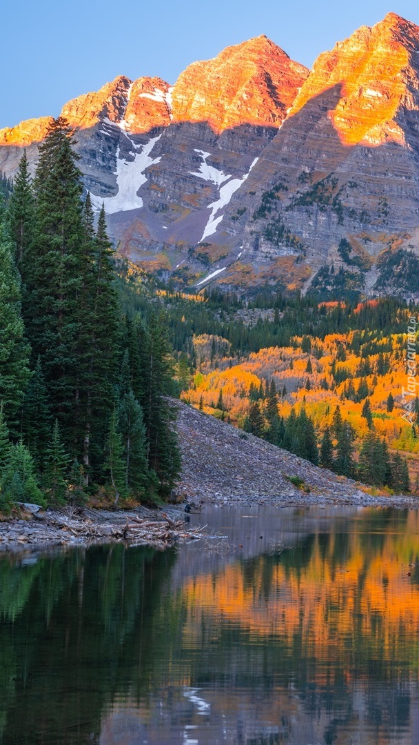 Rozświetlone szczyty Maroon Bells