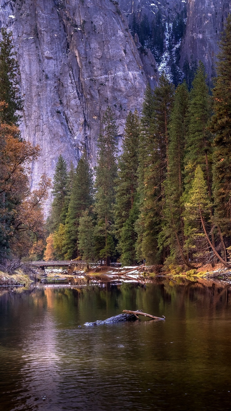 Rzeka Merced w Parku Narodowym Yosemite