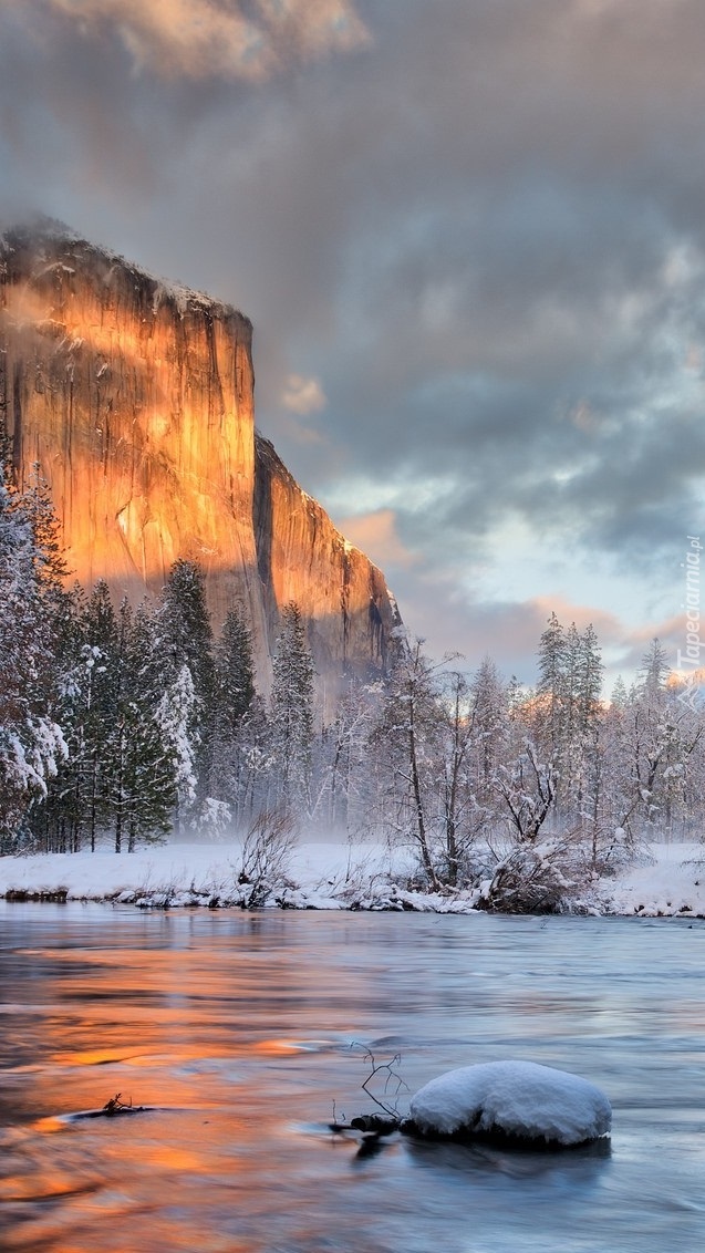 Rzeka Merced w Parku Narodowym Yosemite