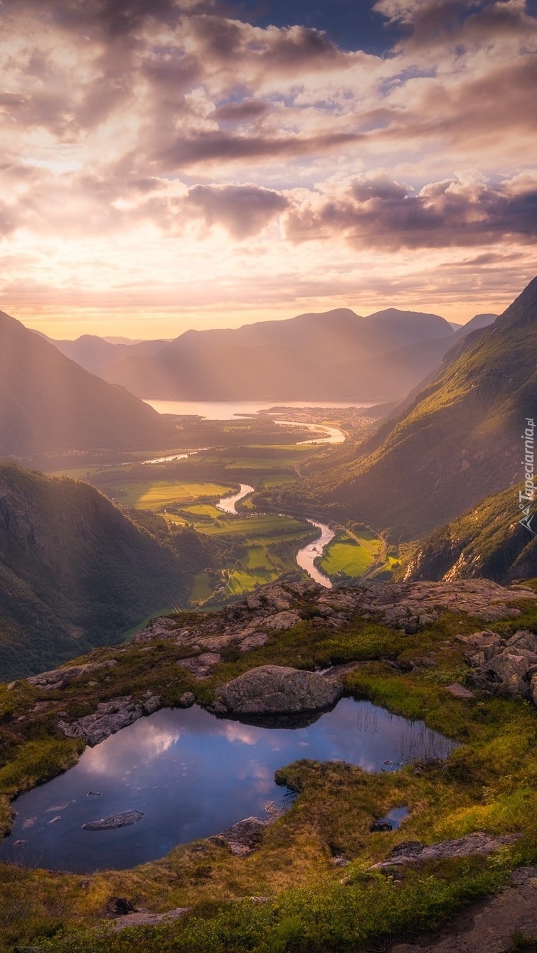 Rzeka Rauma w dolinie Romsdalen