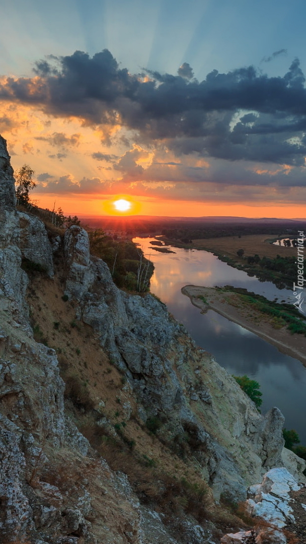 Skały nad rzeką