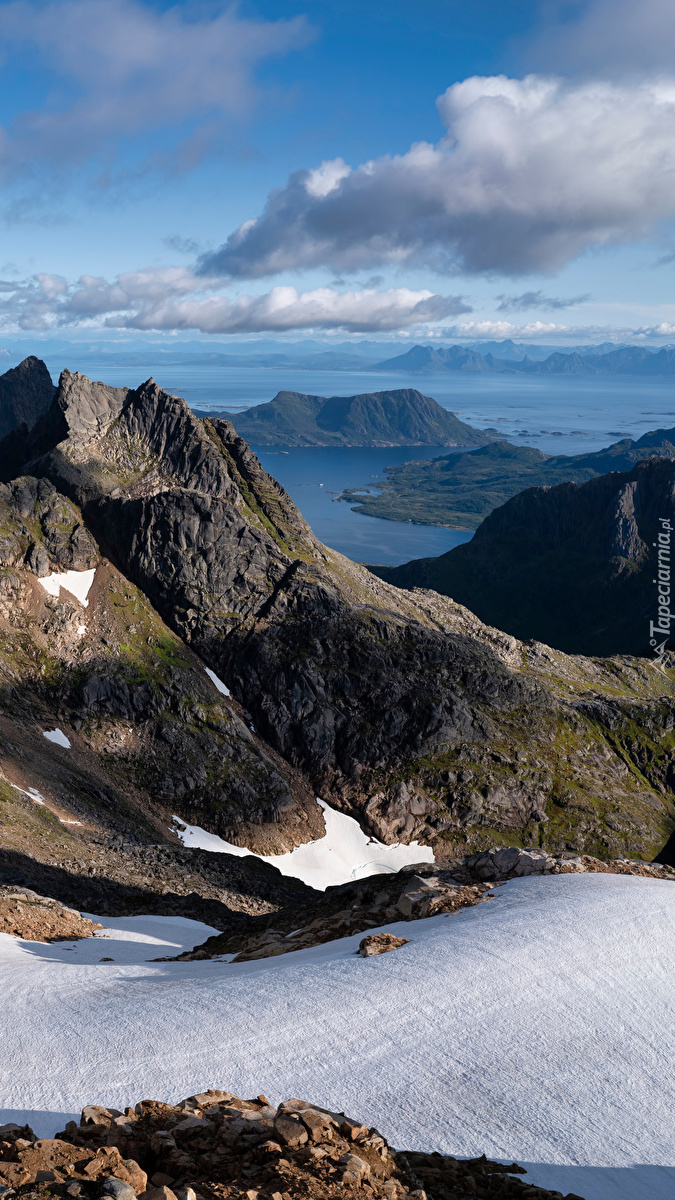 Śnieg na norweskich Lofotach