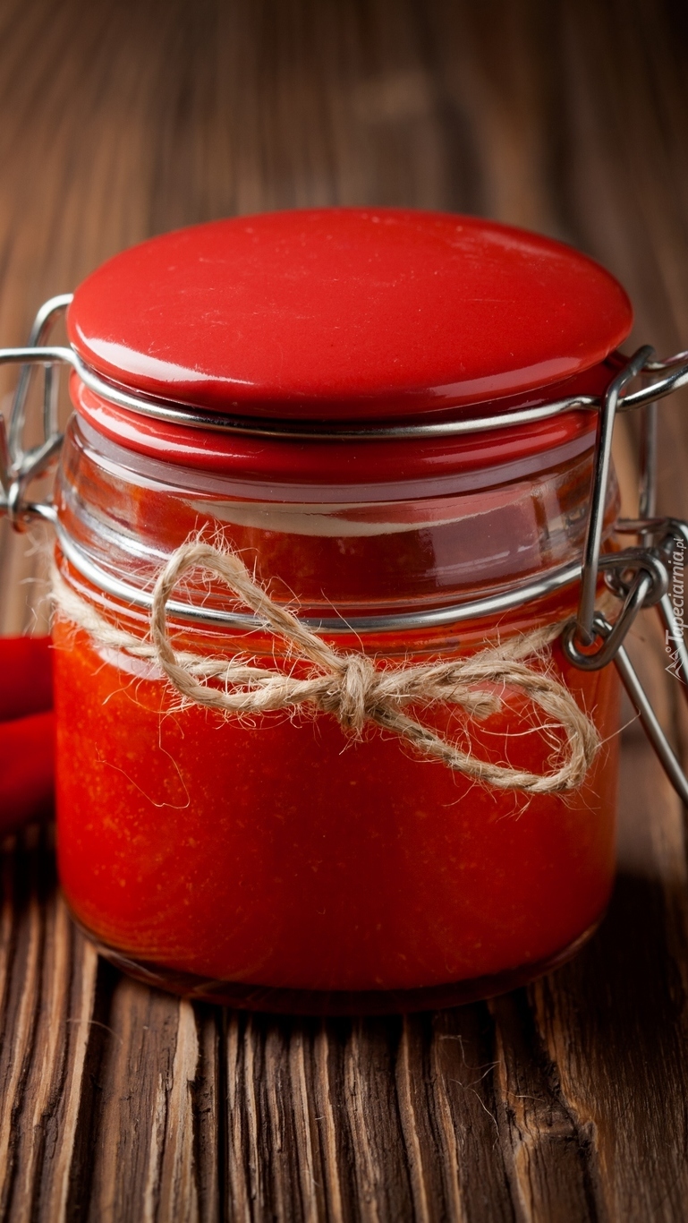 Sos chili w słoiczku