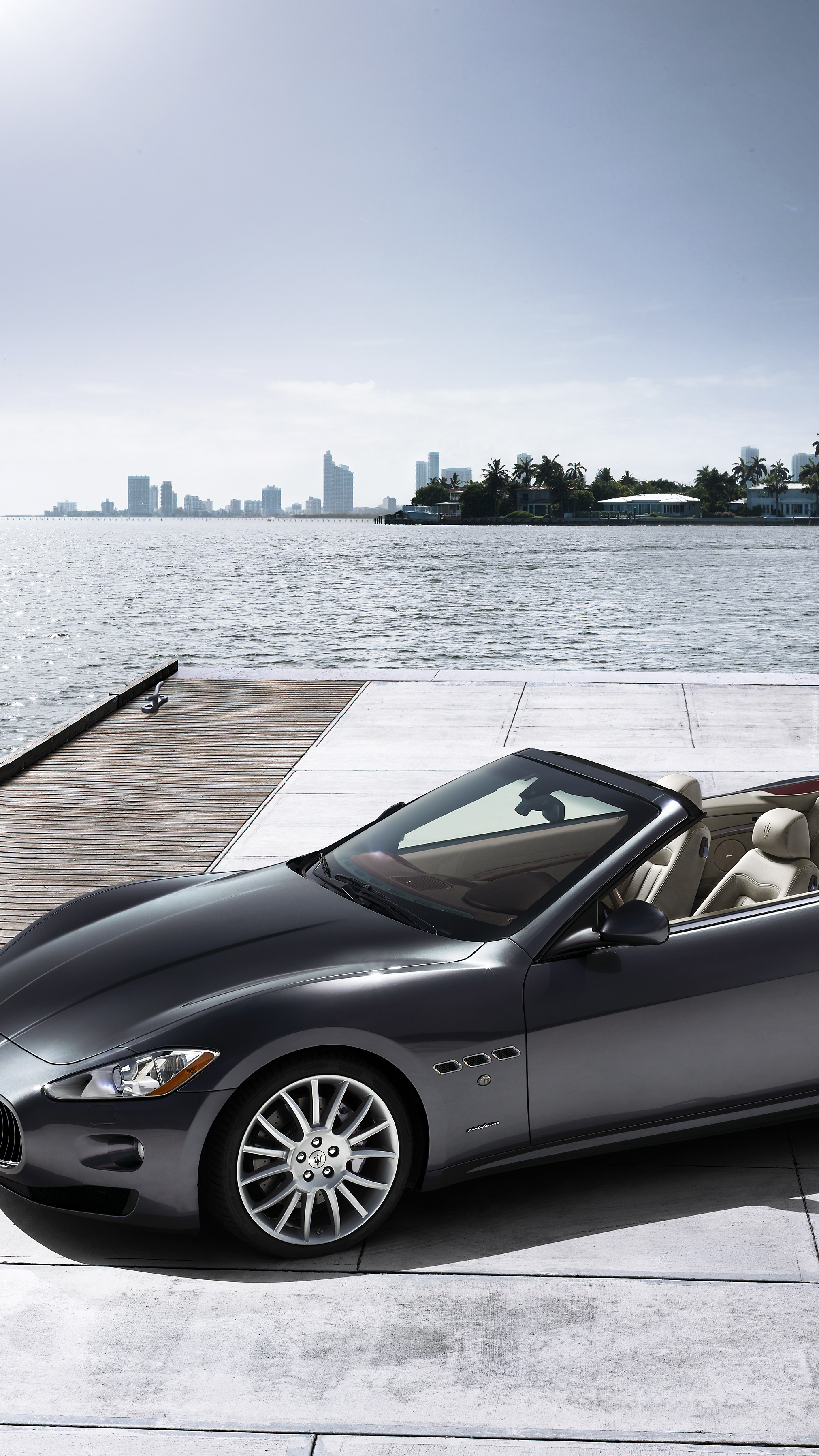 Sportowe  Maserati Gran Cabrio