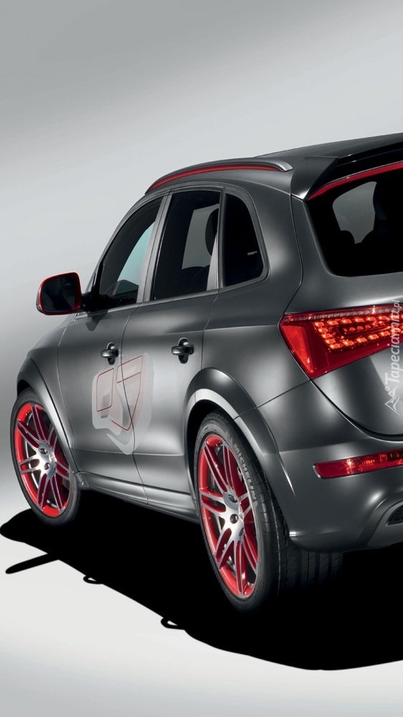 Srebne Audi Q5