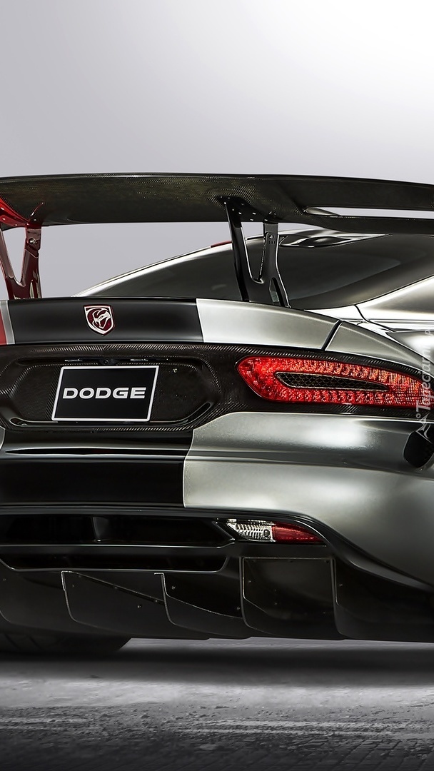 Srebrny Dodge Viper