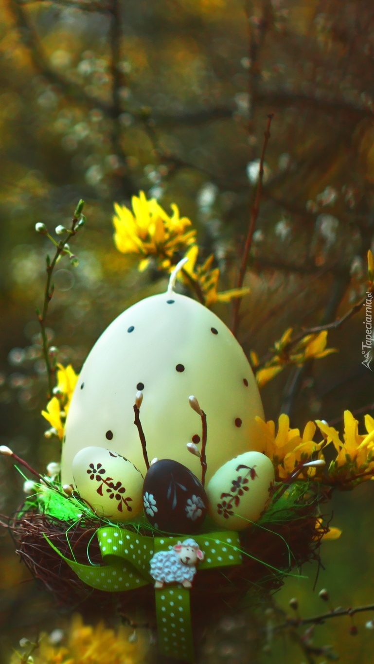 Świąteczne jajo w gnieździe