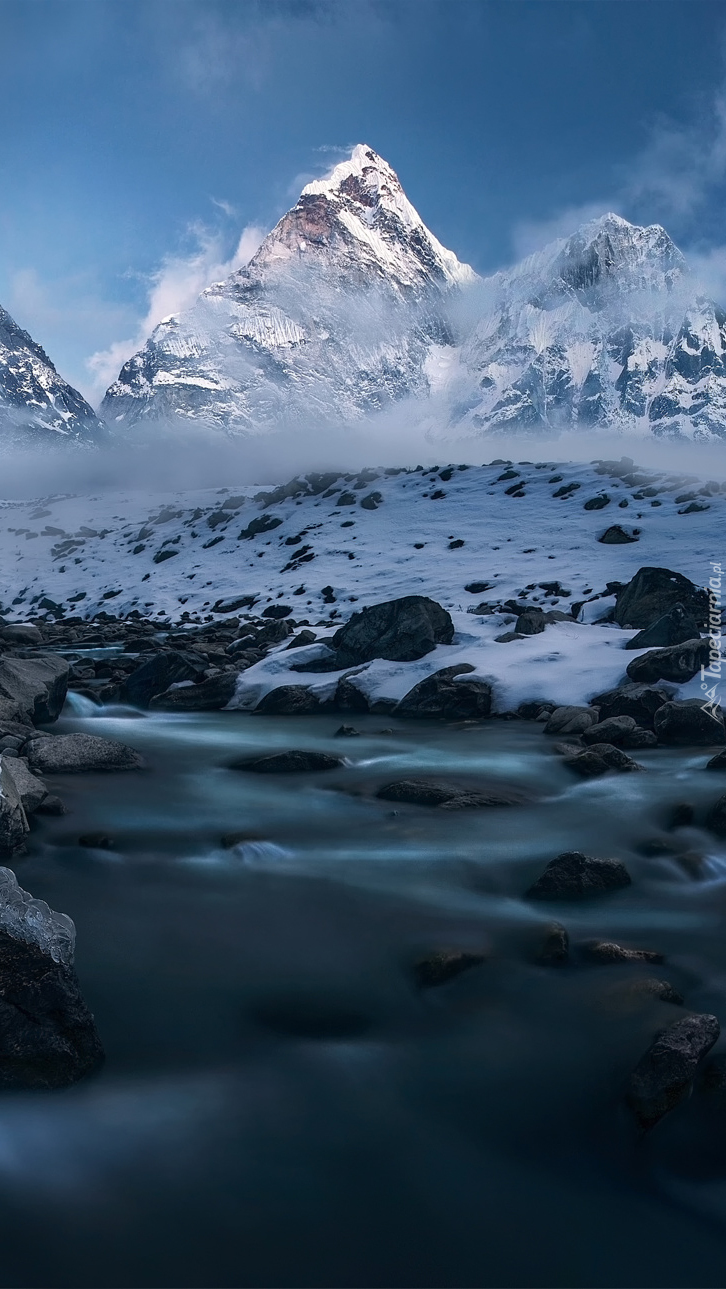 Szczyt Ama Dablam w Himalajach