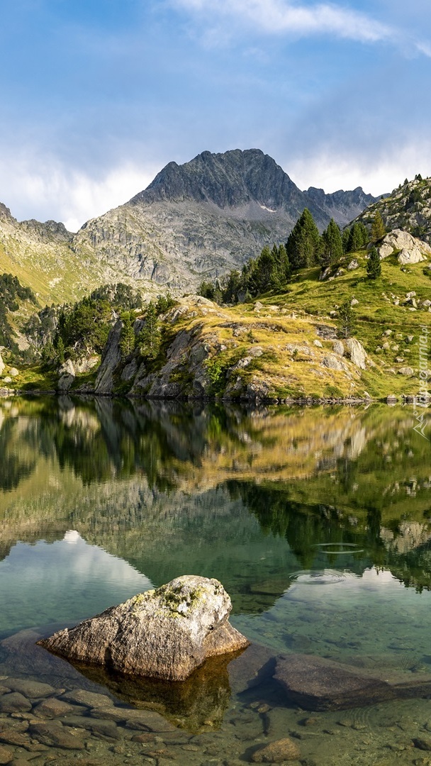 Szczyt Colomers i jezioro Lac Long