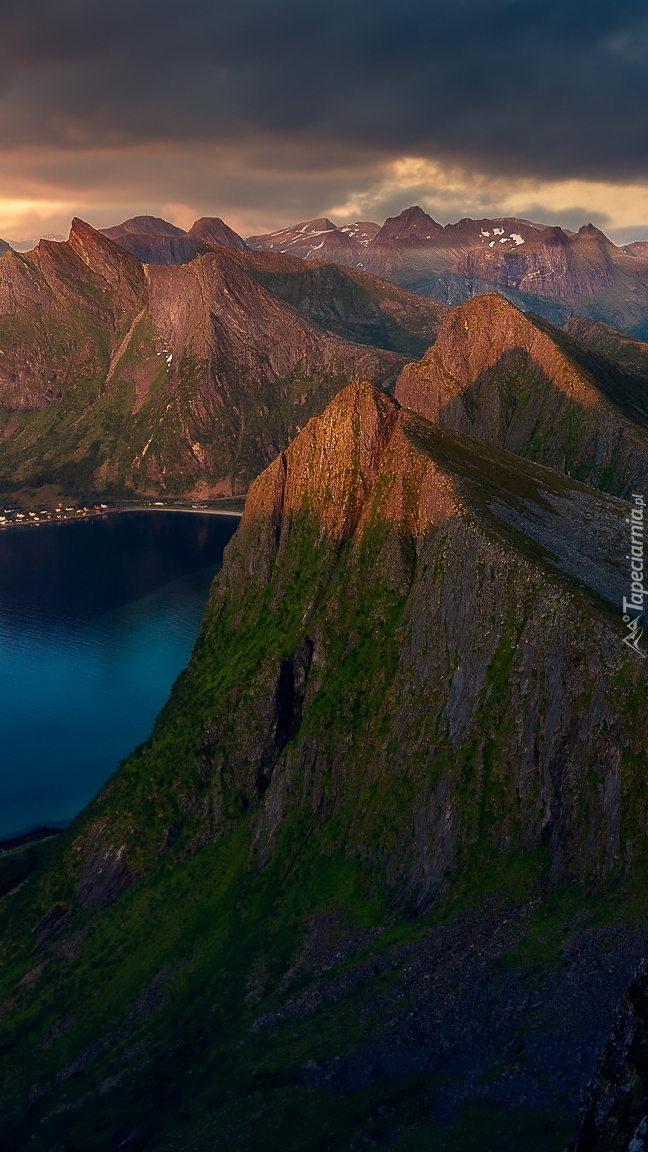 Szczyt Husfjellet na wyspie Senja