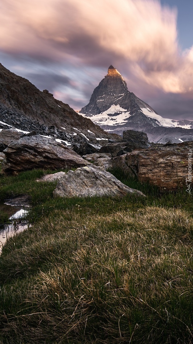 Szczyt Matterhorn w Alpach Pennińskich