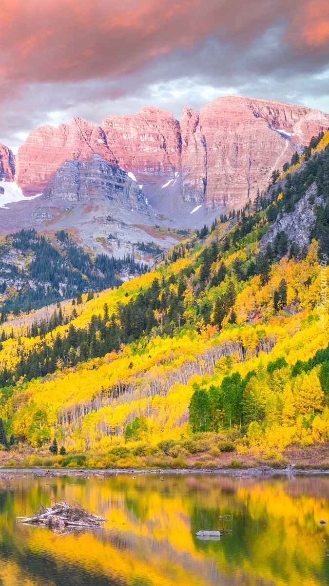 Szczyty Maroon Bells i jezioro Maroon Lake