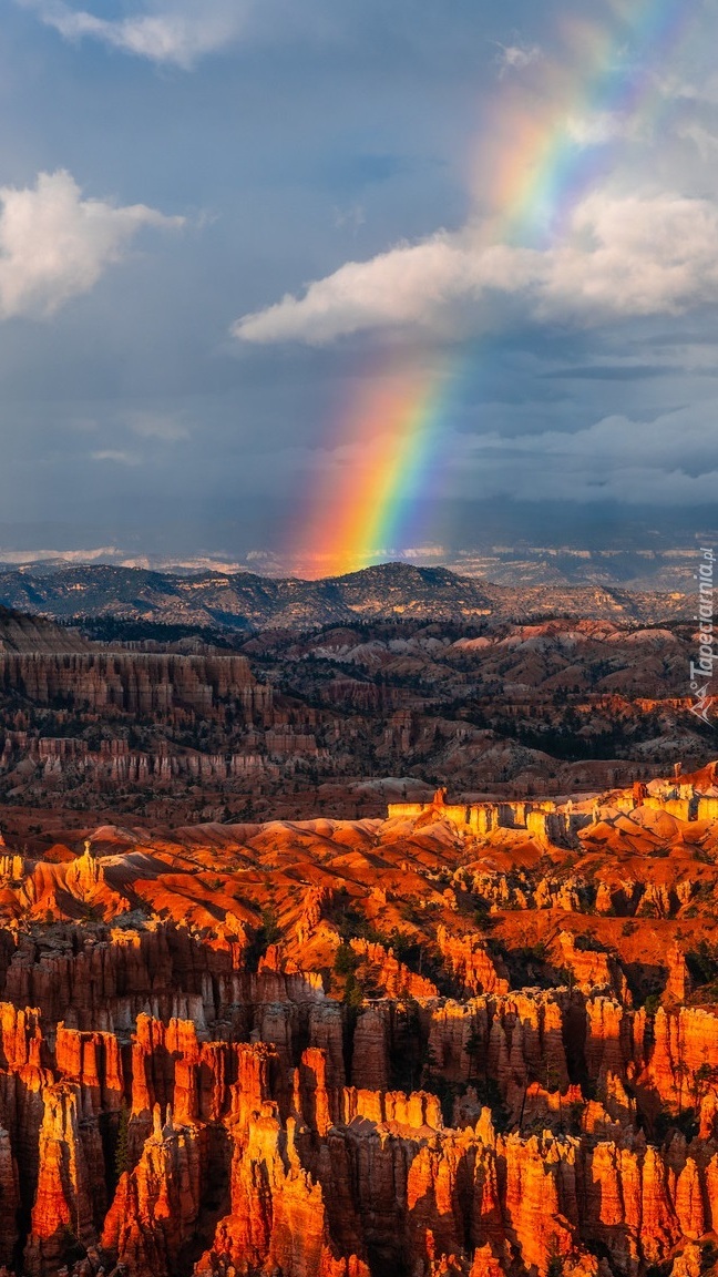 Tęcza nad Parkiem Narodowym Bryce Canyon