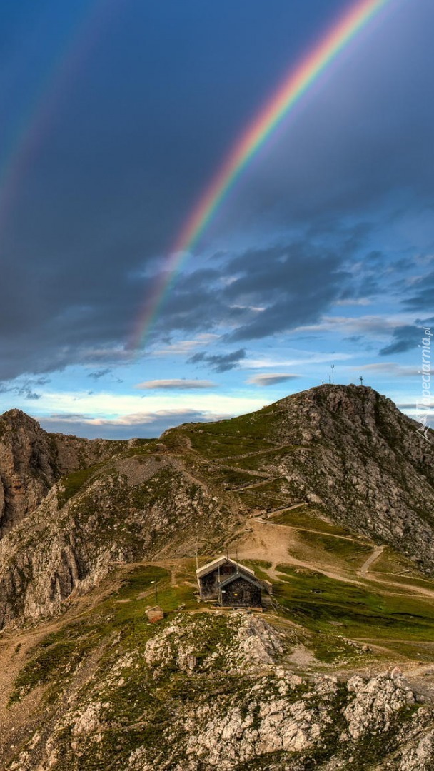 Tęcza nad szczytem Hafelekarspitze